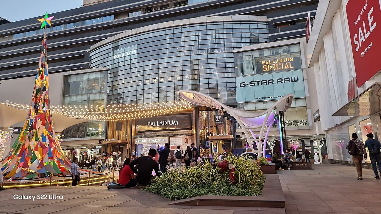 Phoenix Palladium exterior — Lower Parel neighbourhood context, not a photograph of this play venue.